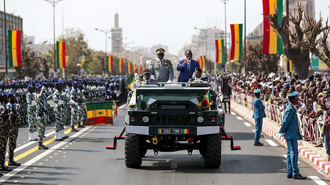 macky sall salue la parfaite réussite du défilé de cette année