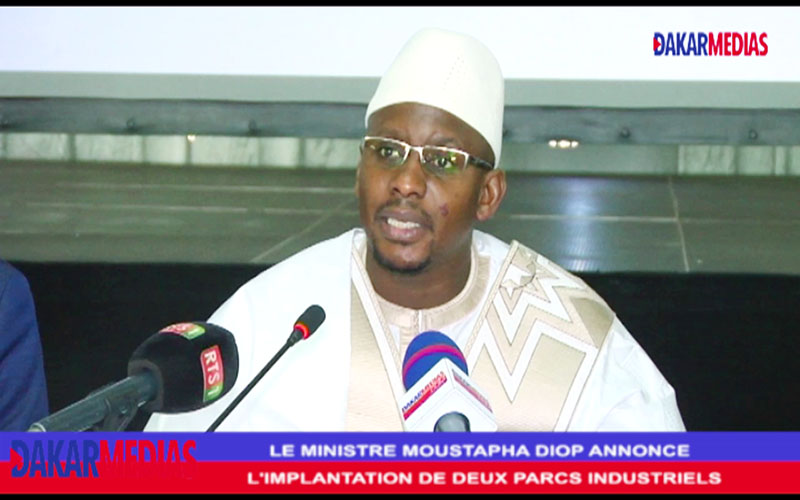 LE MINISTRE MOUSTAPHA DIOP ANNONCE LIMPLANTATION PROCHAINE DE DEUX PARCS INDUSTRIELS AU NORD ET AU SUD DU PAYS