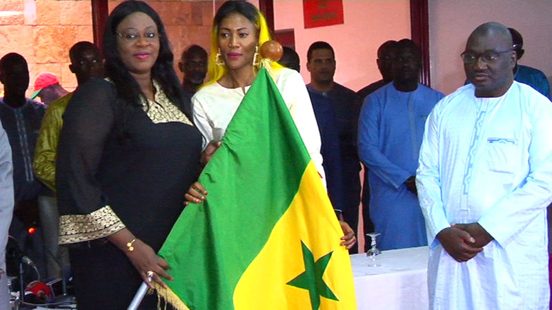 cérémonie officielle de remise du drapeau national aux Lionnes du basket