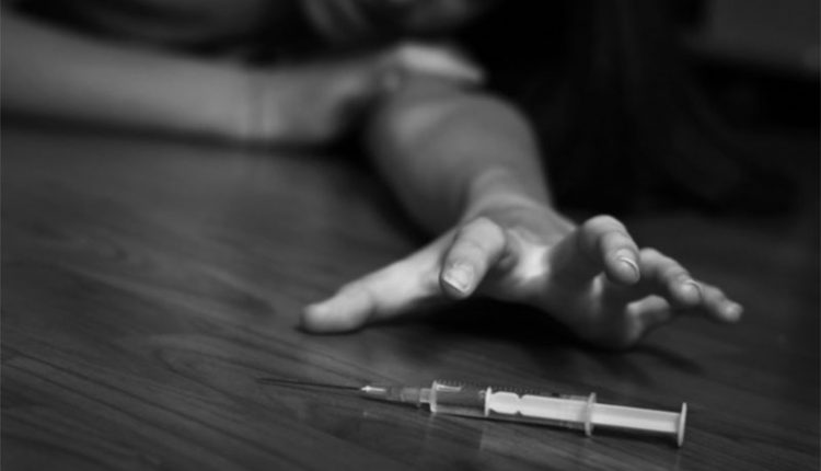 OVERDOSE DANS UN APPART MEUBLÉ AUX ALMADIES UNE FILLE PASSE DE VIE À TRÉPASDES FILS À PAPA DONT LE BEAU FILS DUN CÉLÈBRE CHANTEUR SÉNÉGALAIS PARMI LES IMPLIQUÉS jpg