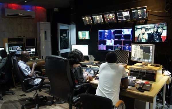 COVID 19 À LA TFM APRÈS KOUTHIA UN CÉLÈBRE OUSTAZ TESTÉ POSITIF