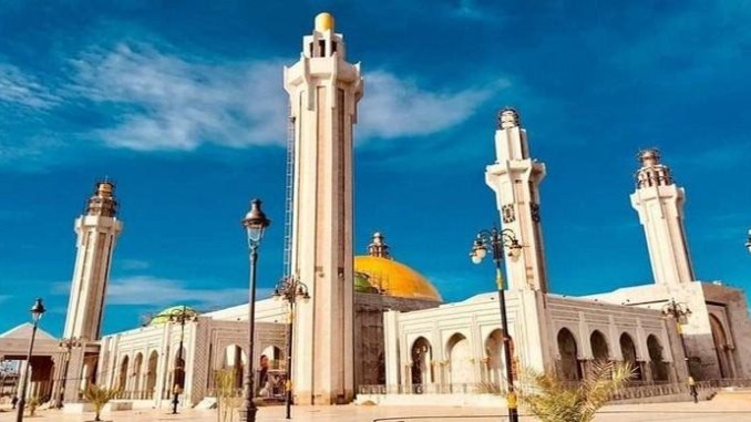 RÉOUVERTURE DES MOSQUÉES ALY NGOUILLE NDIAYE LIMITE À 12 LE NOMBRE DE FIDÈLES POUR LA PRIÈRE DU VENDREDI
